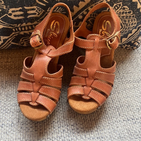 ❤️HEELS❤️ - Picture 2 of 4